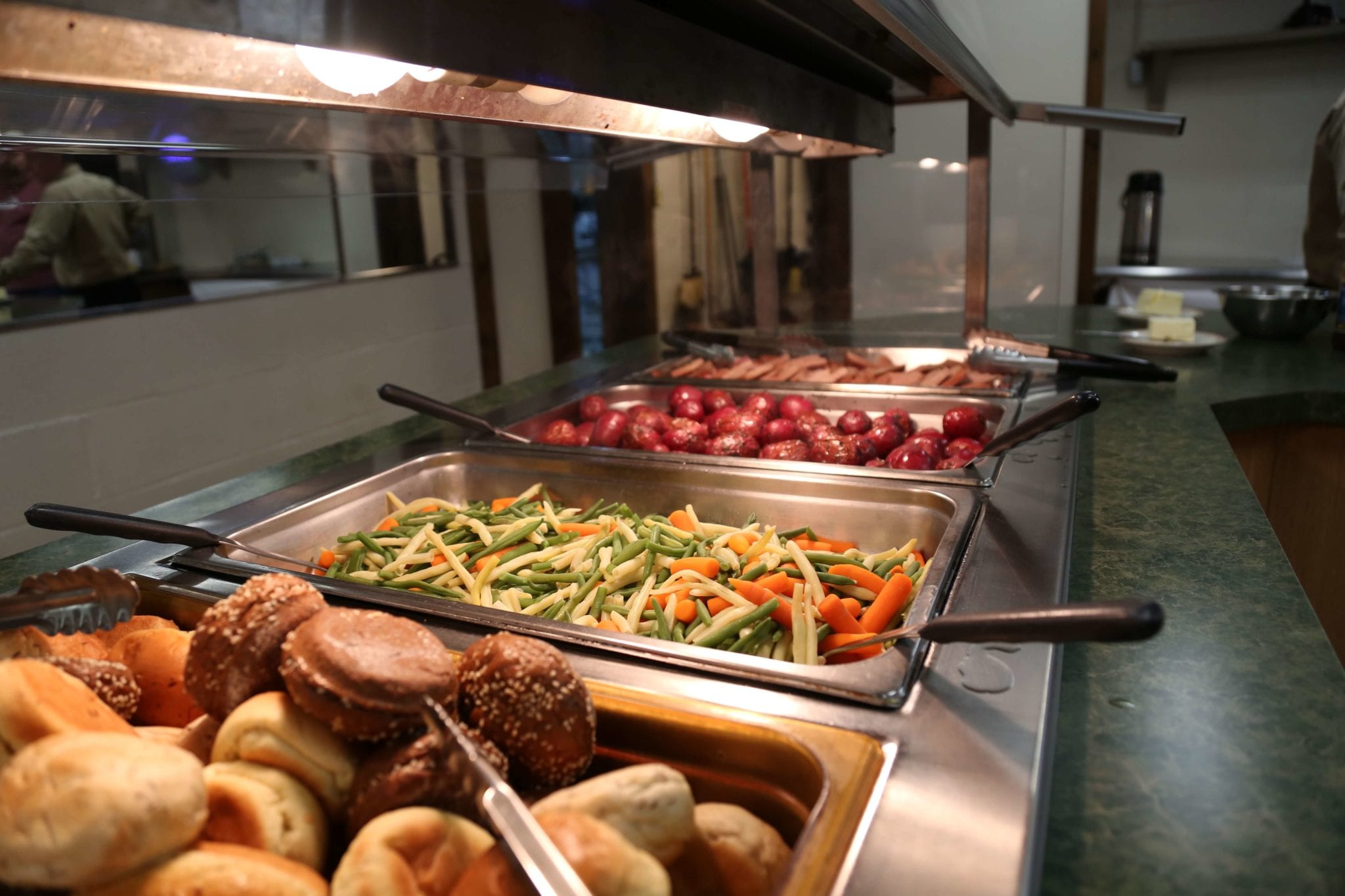 Deluxe-Dinner-Fresh-Rolls-Potatoes-And-Veg-Medley Deluxe Dinner Fresh Rolls Potatoes And Veg Medley